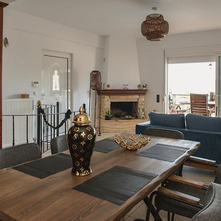 Nisovillas Volos Buitenkant foto