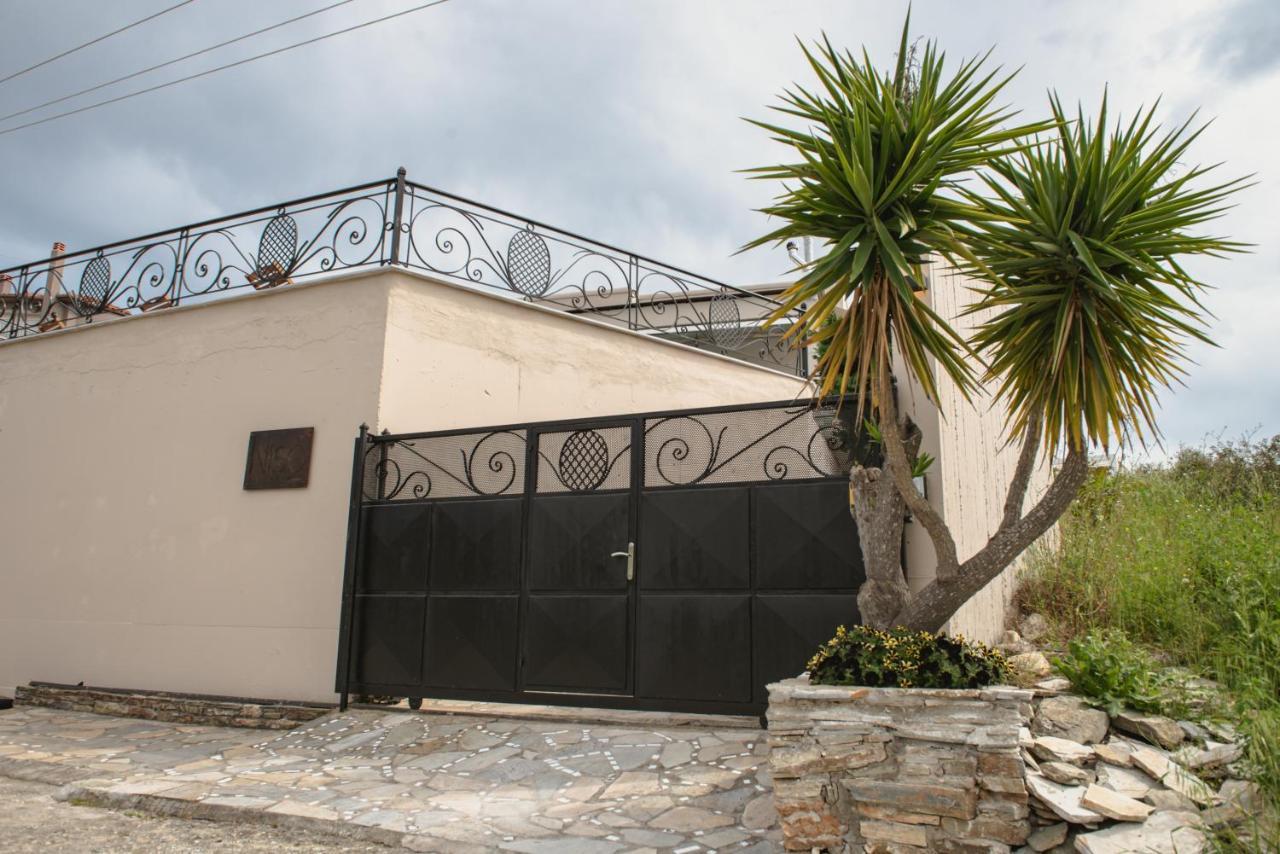 Nisovillas Volos Buitenkant foto