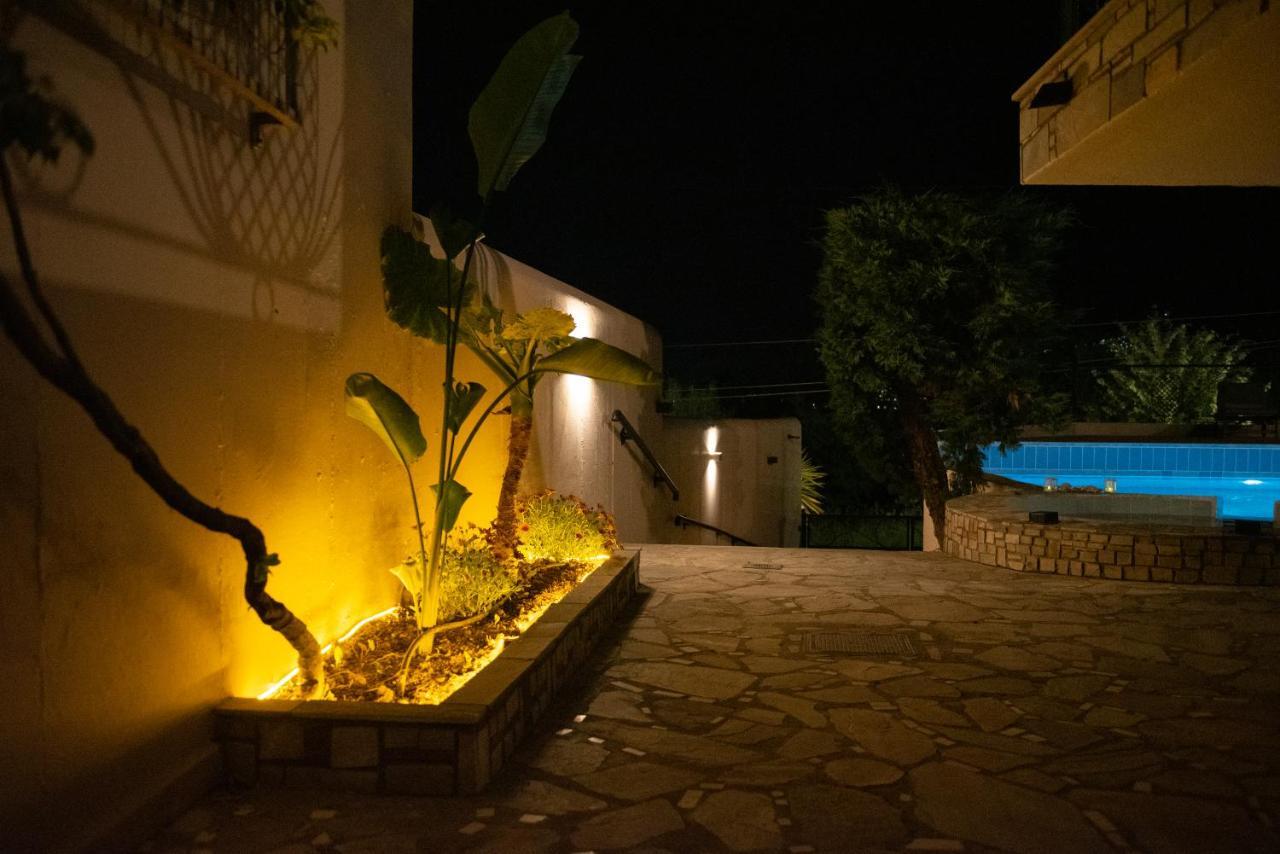 Nisovillas Volos Buitenkant foto