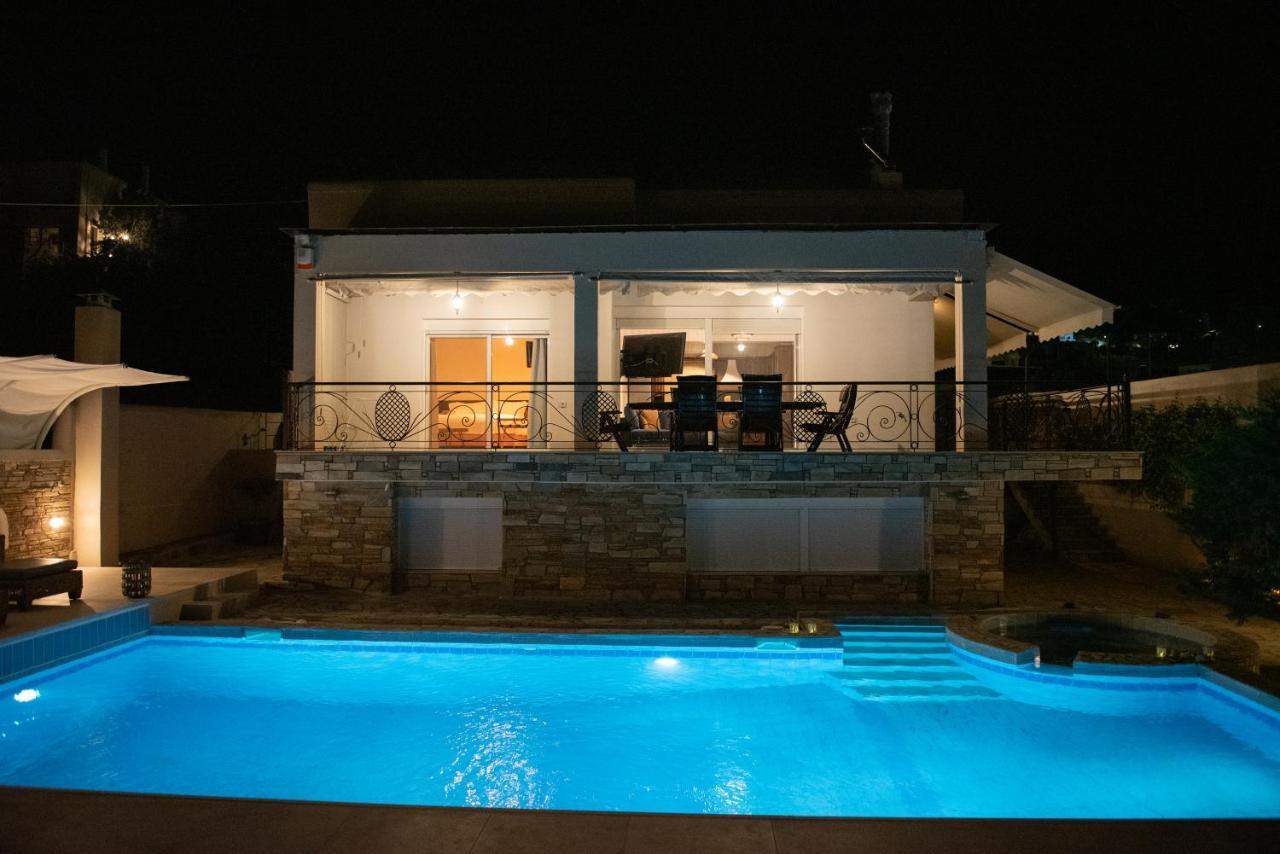 Nisovillas Volos Buitenkant foto