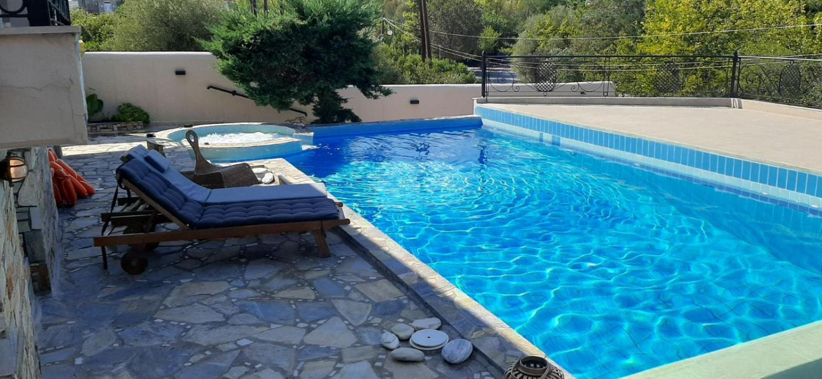 Nisovillas Volos Buitenkant foto
